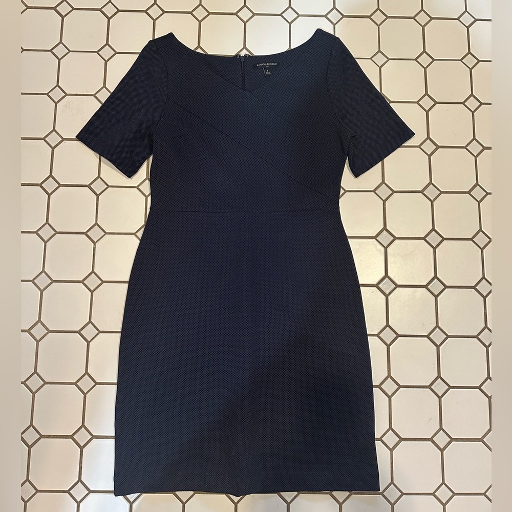 Banana republic, navy with white dot dress size 8